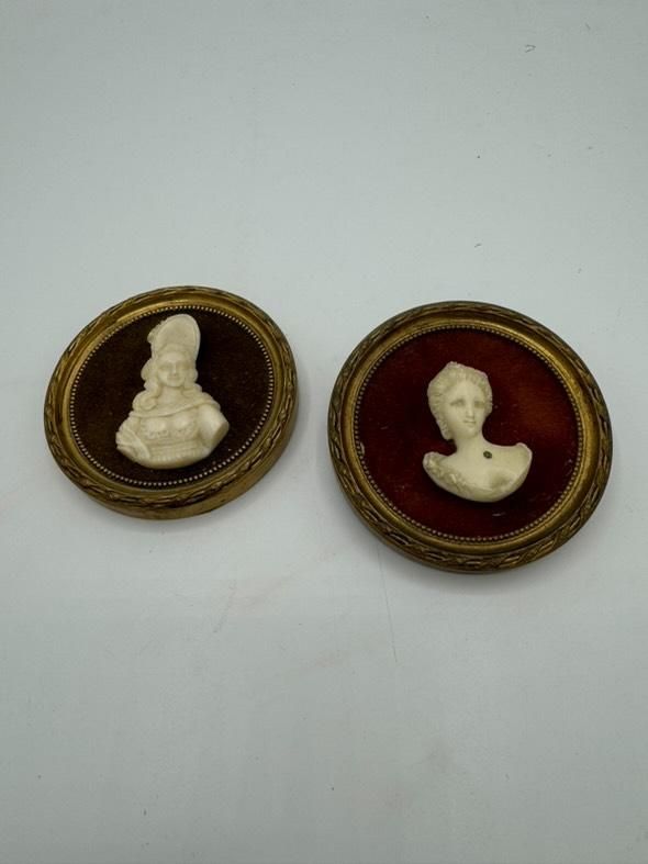 Dipinti: paire de tableaux miniature – Usato da Vésenaz venduto da Angela.C3 1