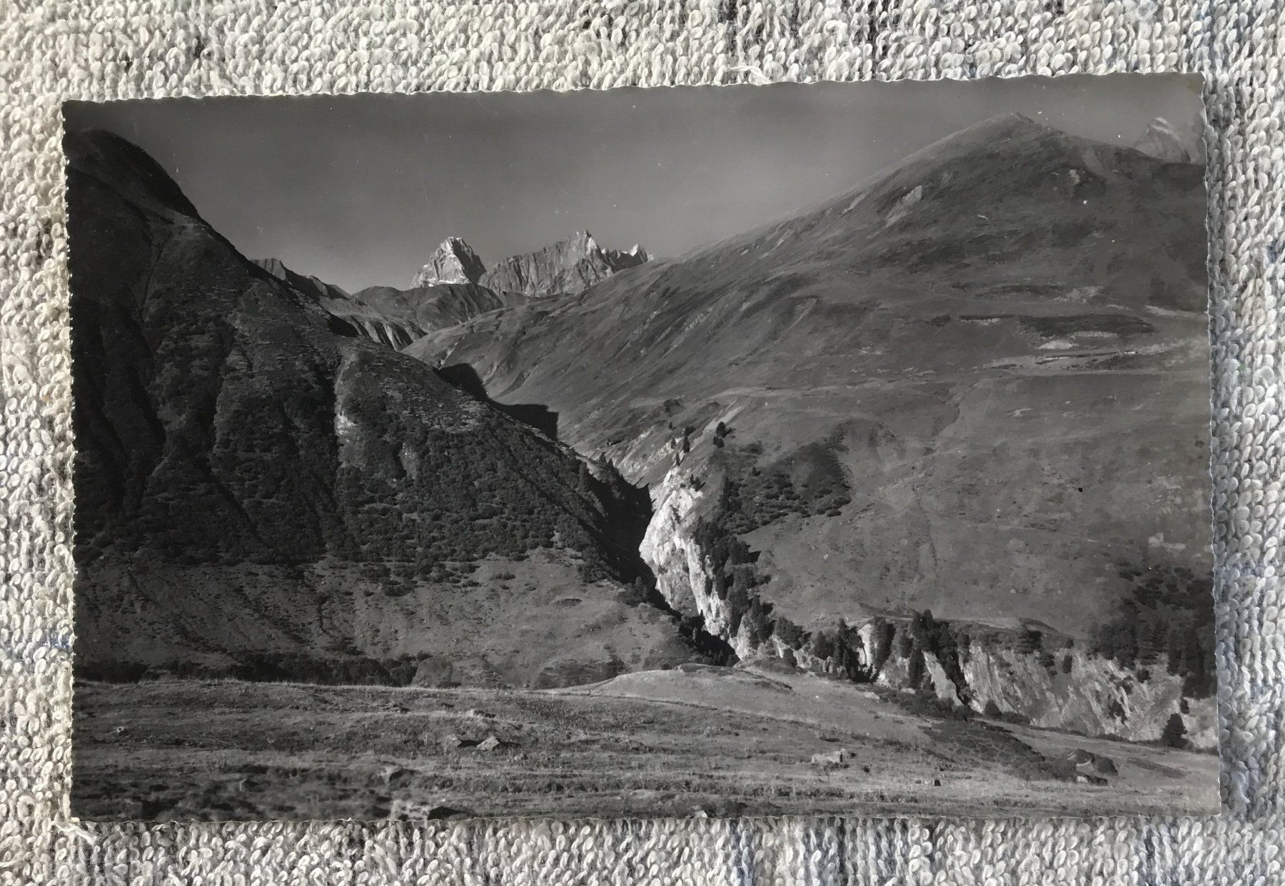 Cartoline postali: ANSICHTSKARTE VAL FERRAT – Usato da Ostermundigen venduto da wini63