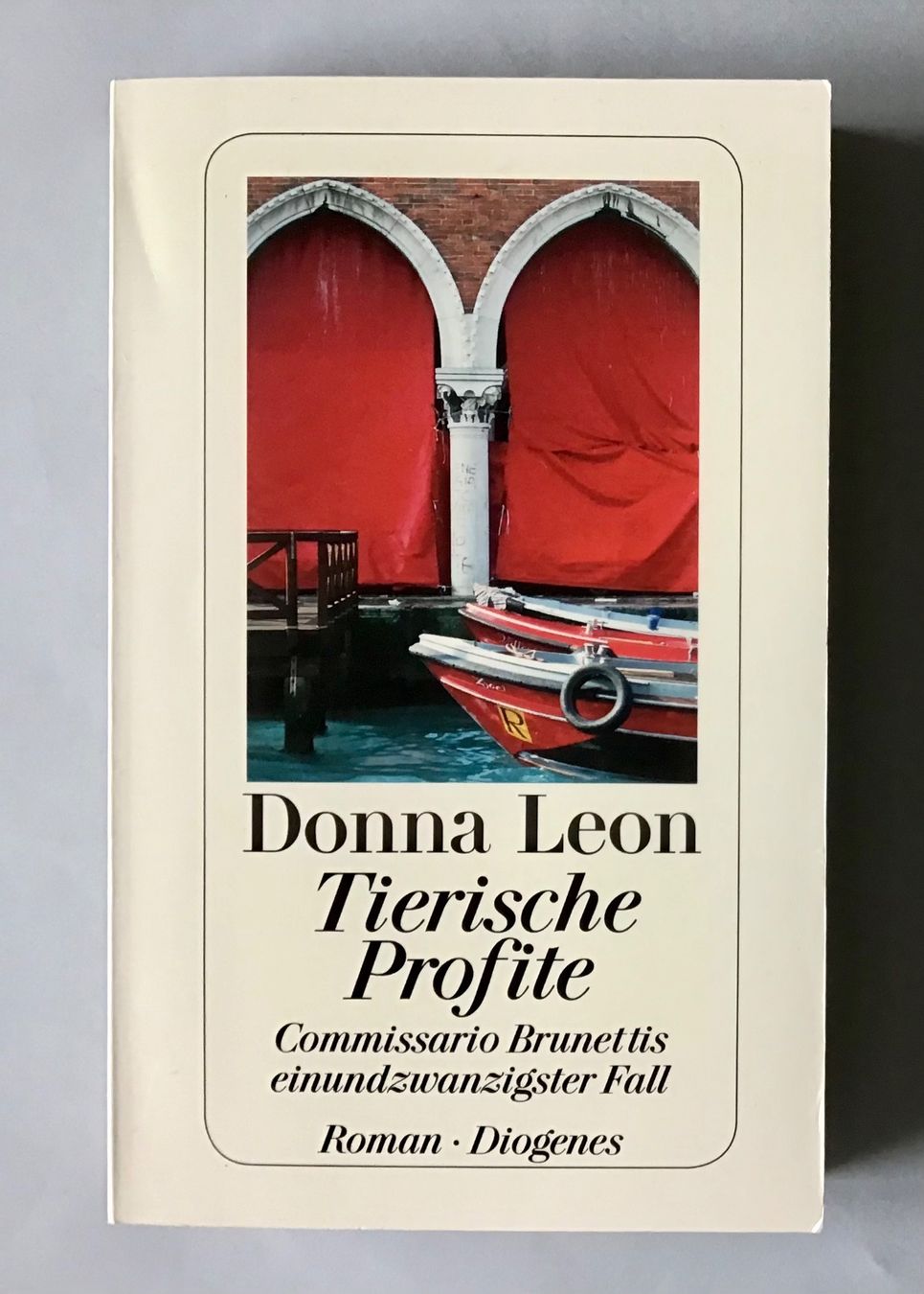 Libri: Donna Leon, Fall 21: Tierische Profite – Usato da Bubendorf venduto da Alpenheidi