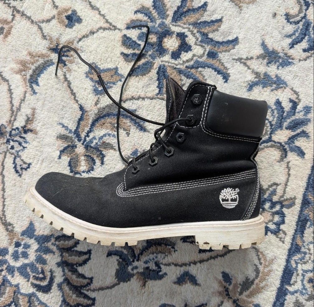 Timberland Scarpe da donna: Black and White Timberlands – Usato da Wallisellen venduto da georgewhorewell 2