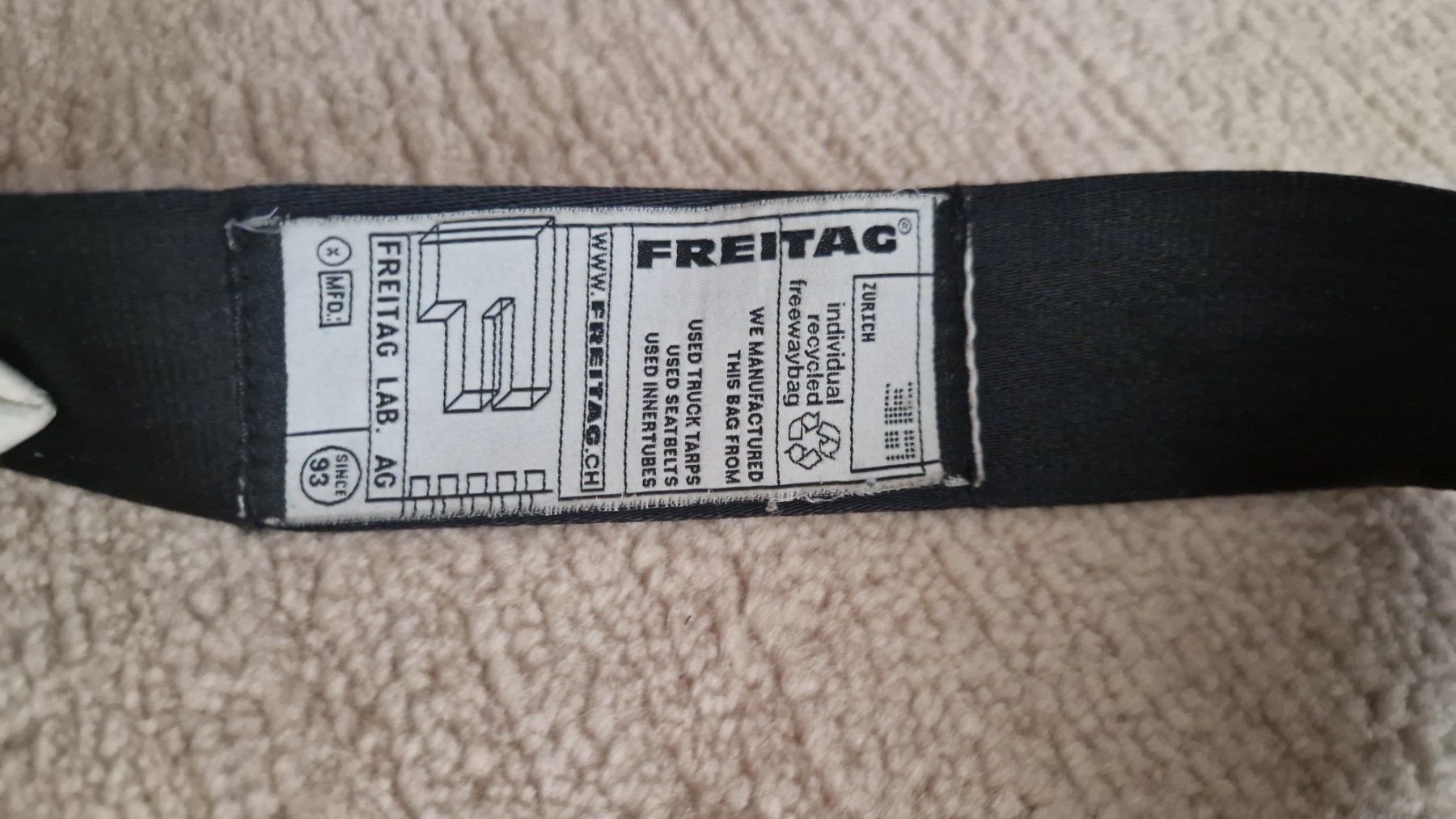 Freitag Borse: Freitag Umhängetasche grau schwarz – Usato da Rütihof venduto da SonneMondSterne1985 1