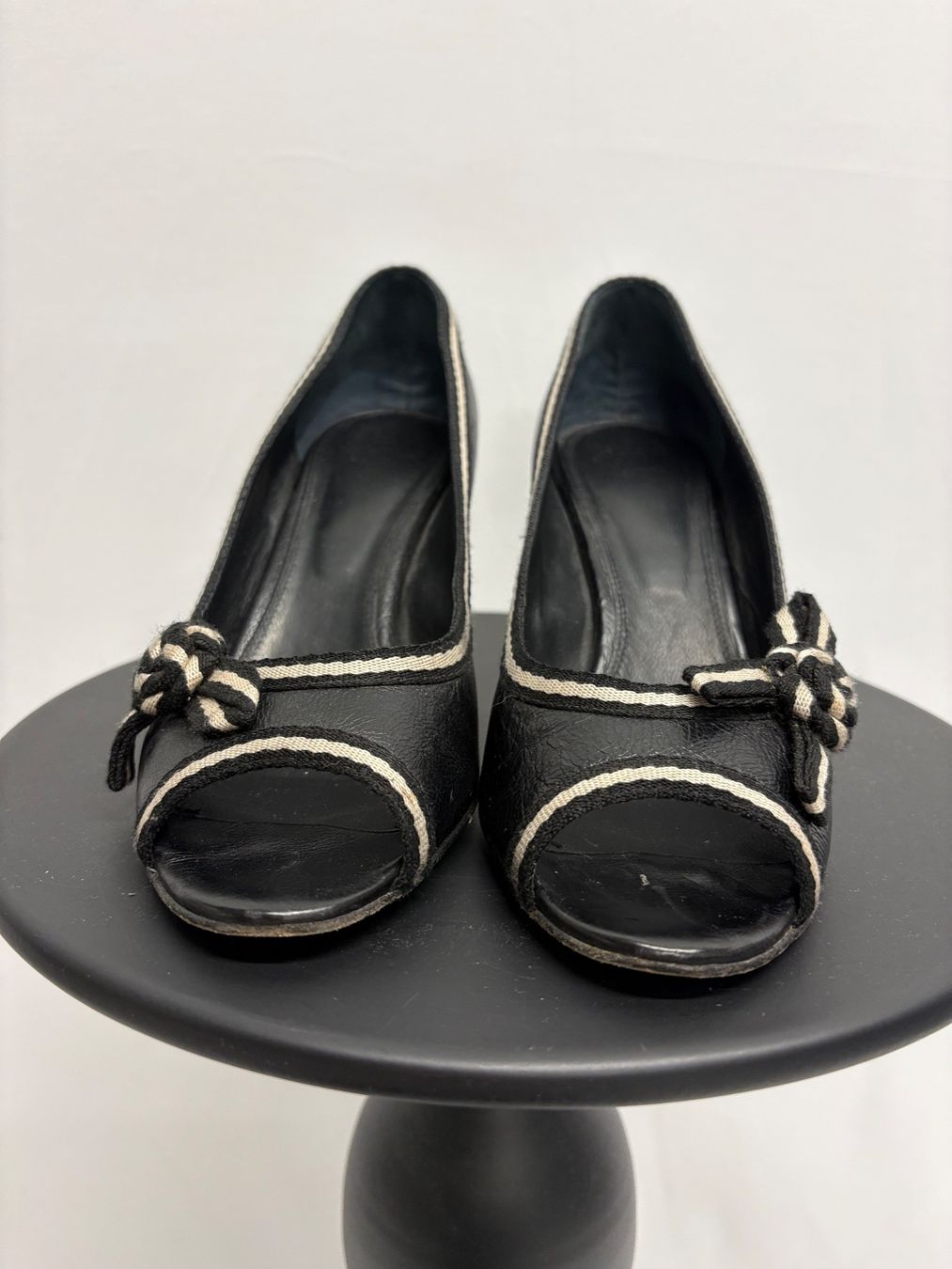 Bally Scarpe da donna: Bally Peeptoe Pumps 38 schwarz Leder – Nuovo (secondo la descrizione) da Regensdorf venduto da secondchancefashion 3