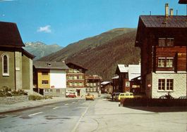 ULRICHEN im Goms, Post, Auto