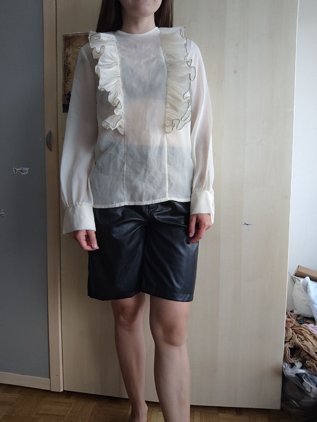 Camicette: vintage ruffled sheer blouse, cream, size S-M – Usato da Mägenwil venduto da VintageGirly 2