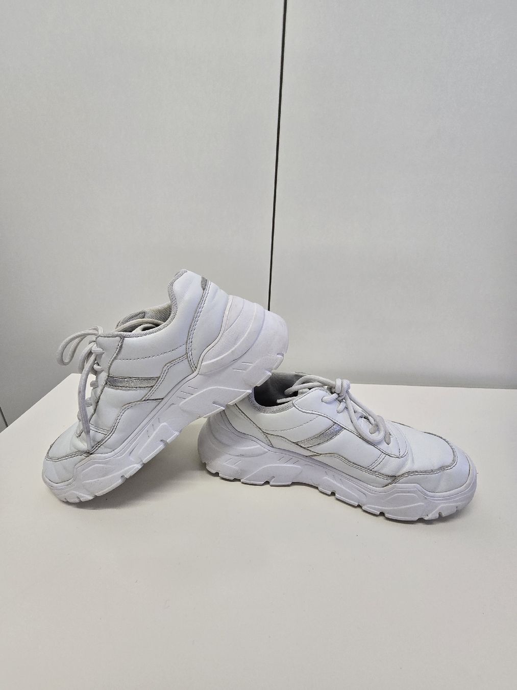 Scarpe per ragazze: Mädchen Venice Sneaker Gr.37 – Usato da St. Gallen venduto da CAPYCORP 2