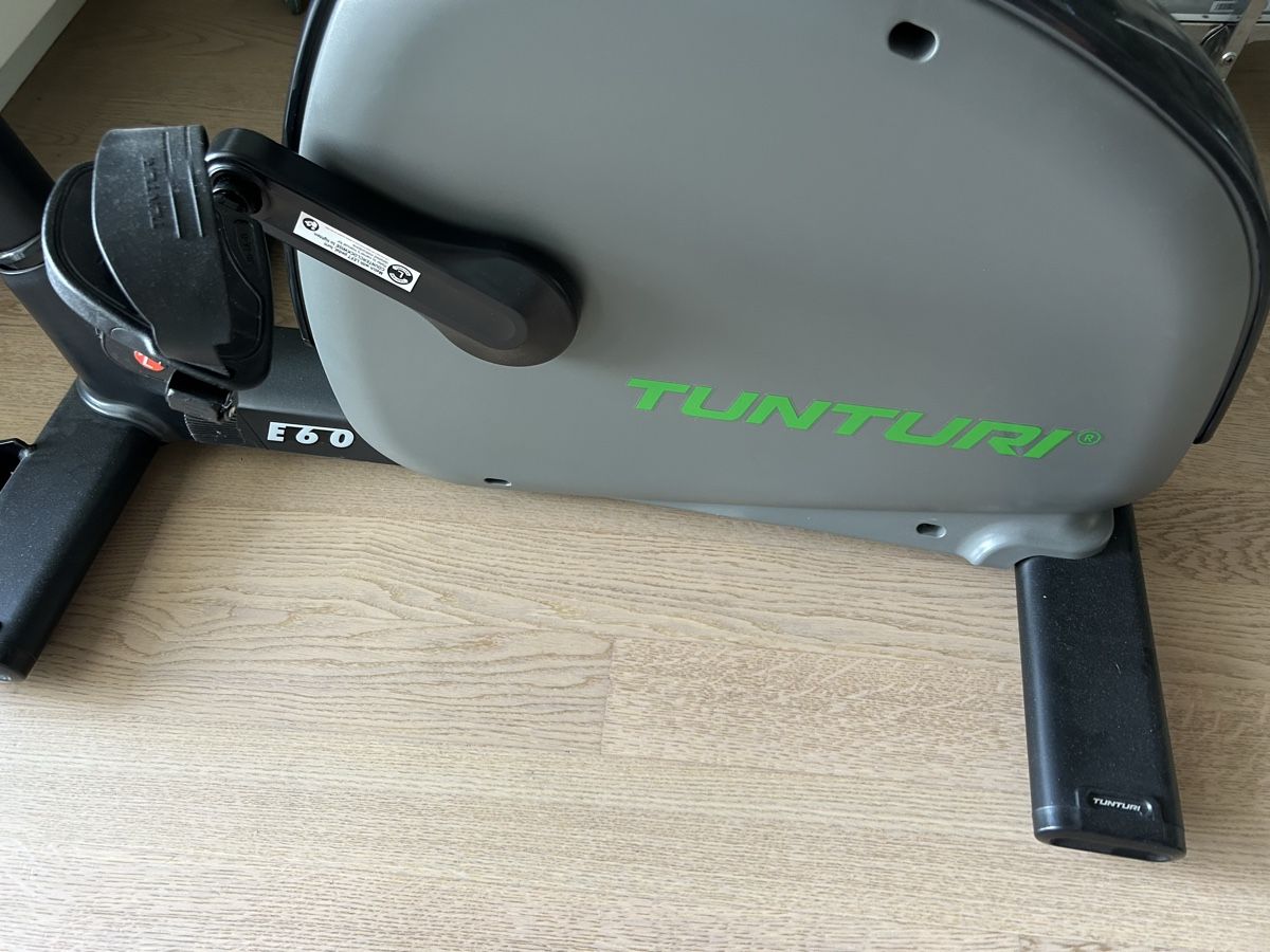 Tunturi Vélos d'appartement: Tunturi E60 Performance Ergometer – D'occasion à Stansstad par weg_s6fk
