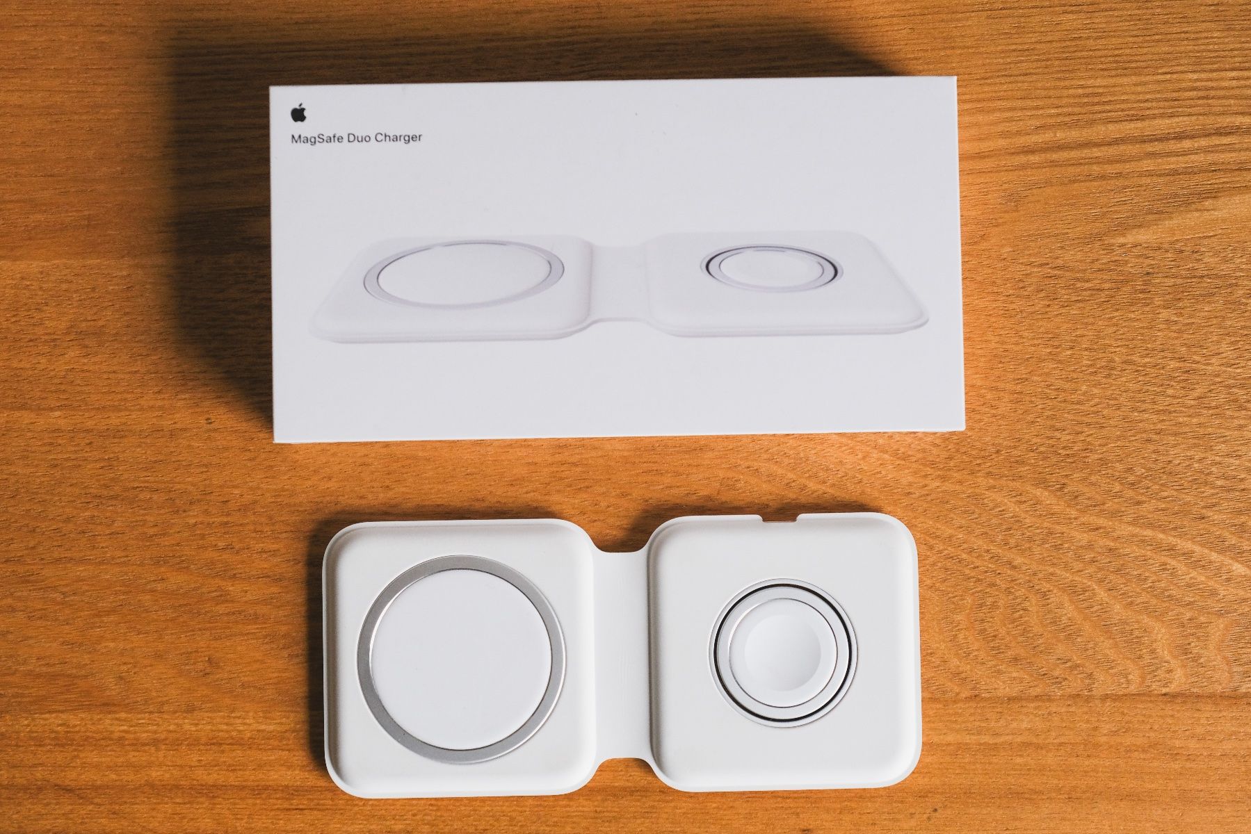 Apple Ladegeräte: Original Apple MagSafe Duo Charger – Gebraucht aus Zürich von