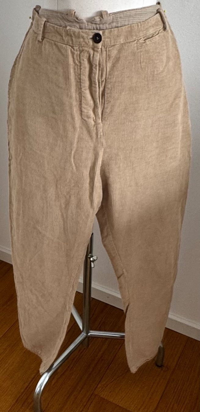 Pantaloni: Cordhose, beige, Gr40 Herbst/Winter Saison – Usato da Mörschwil venduto da Mirka019 1