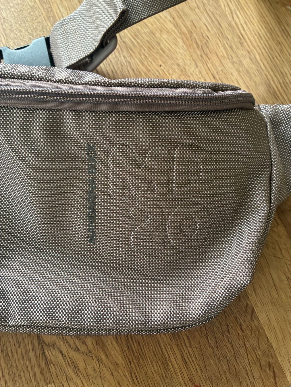 Mandarina Duck Borse da donna: Bauchtasche Mandarina Duck – Usato da Zürich venduto da Mauersegler 4