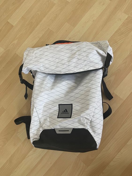 Adidas Roll top Rucksack weiß schwarz (Gebraucht) in Zürich für CHF 25 ...