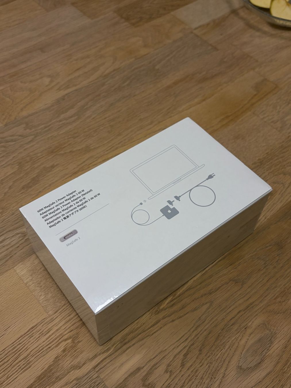 Apple Caricabatterie: MagSafe 2 Ladekabel / 60W Power Adapter / AB 1.- CHF – Usato da Winterthur venduto da thrle 2