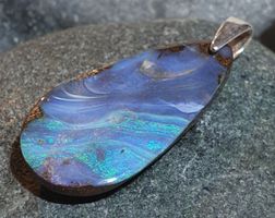 Anhänger Boulder Opal.