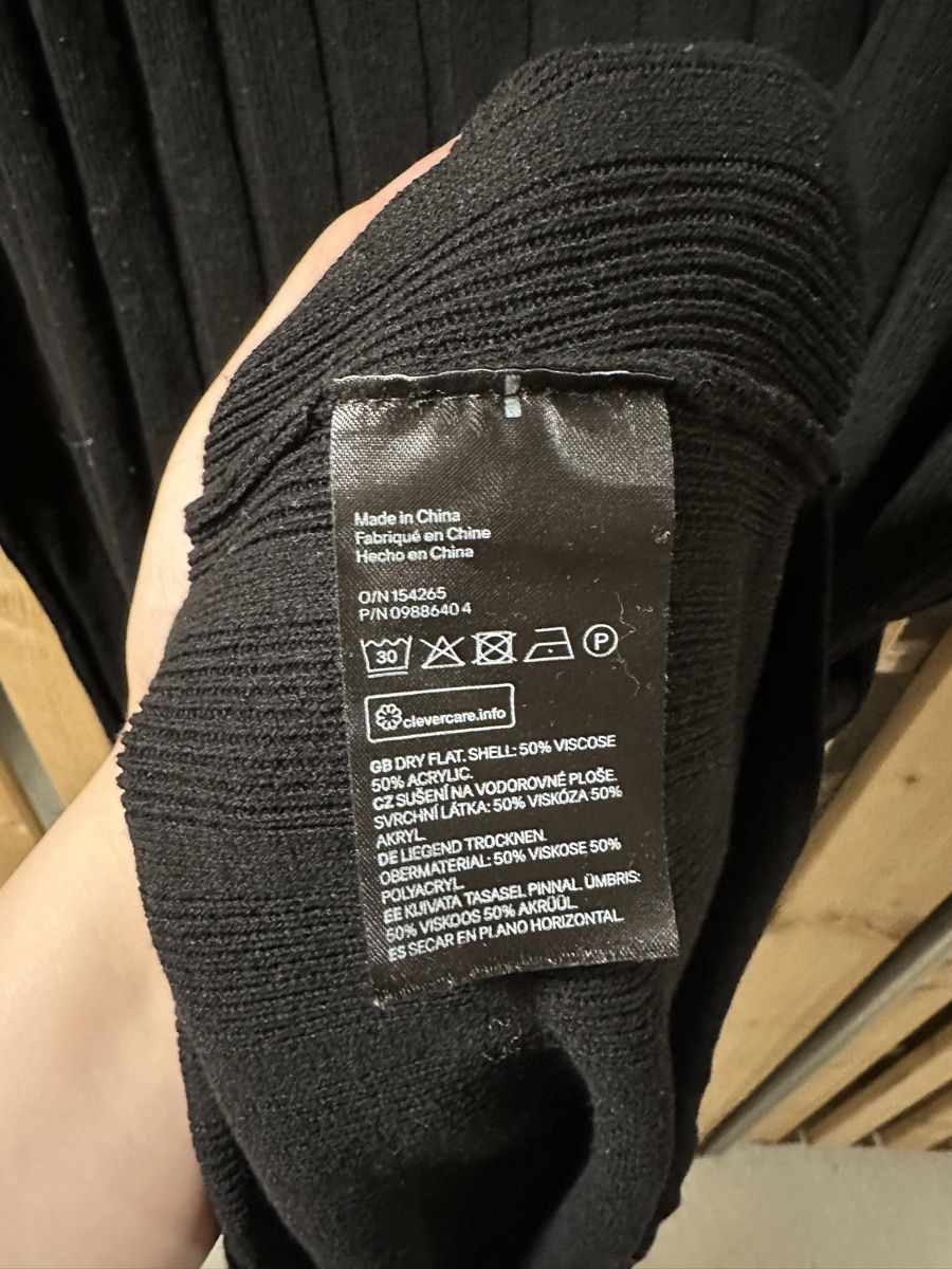 H&M Vestiti: Strickkleid H&M, Gr.L – Difettoso da Uster venduto da staernli4 4