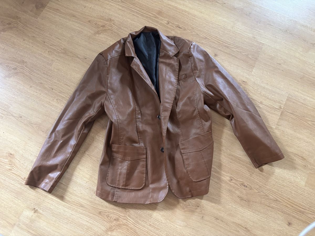 Anzüge: Blazer Kunstleder braun Grösse XL – Neu (gemäss Beschreibung) aus Kirchberg SG von lar_8mw6