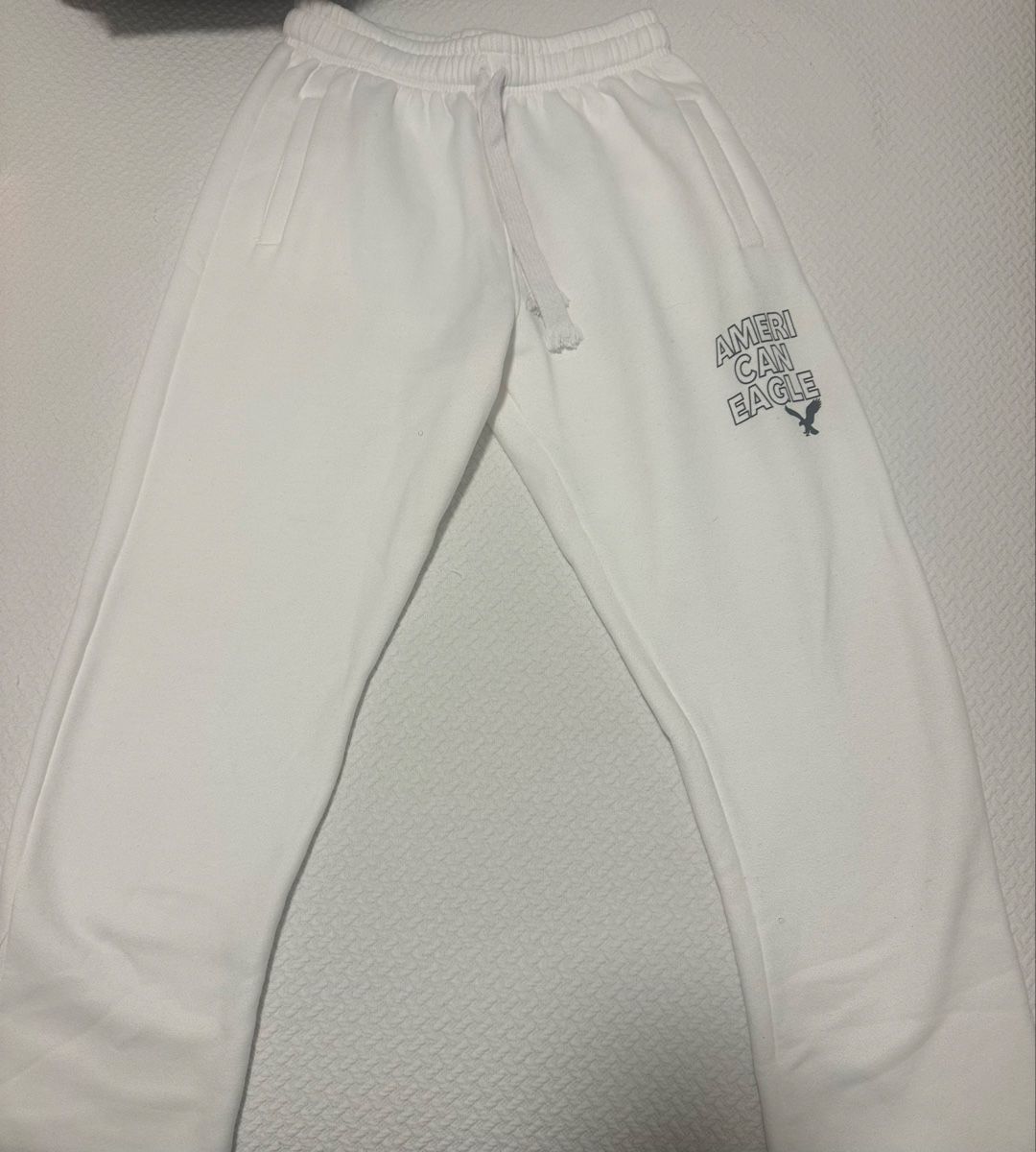 American Eagle Hosen: American Eagle Sweatpants white size M good condition – Gebraucht aus Montreux von ped_27fw