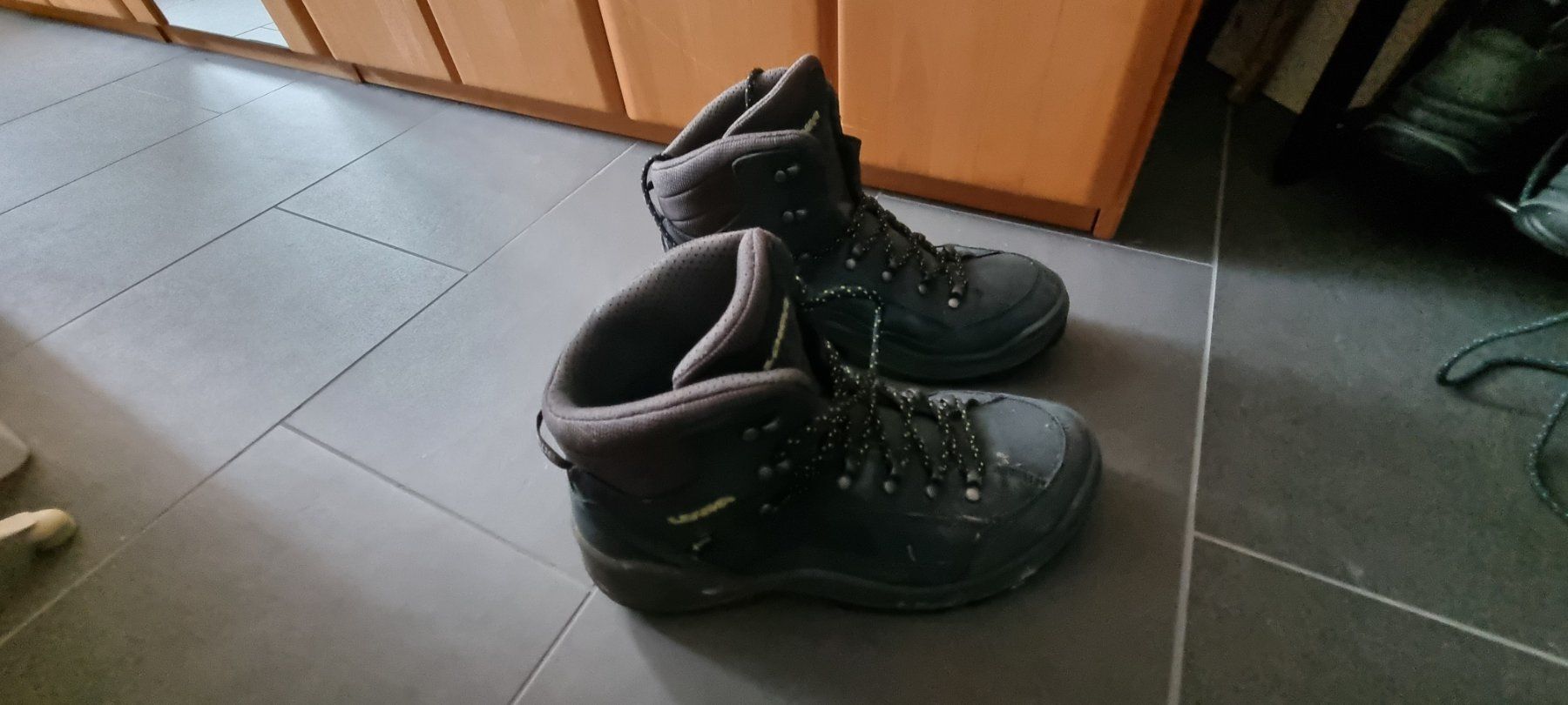 Lowa Herrenschuhe: LOWA Wanderschuh – Gebraucht aus Mädris-Vermol von lillie81 1