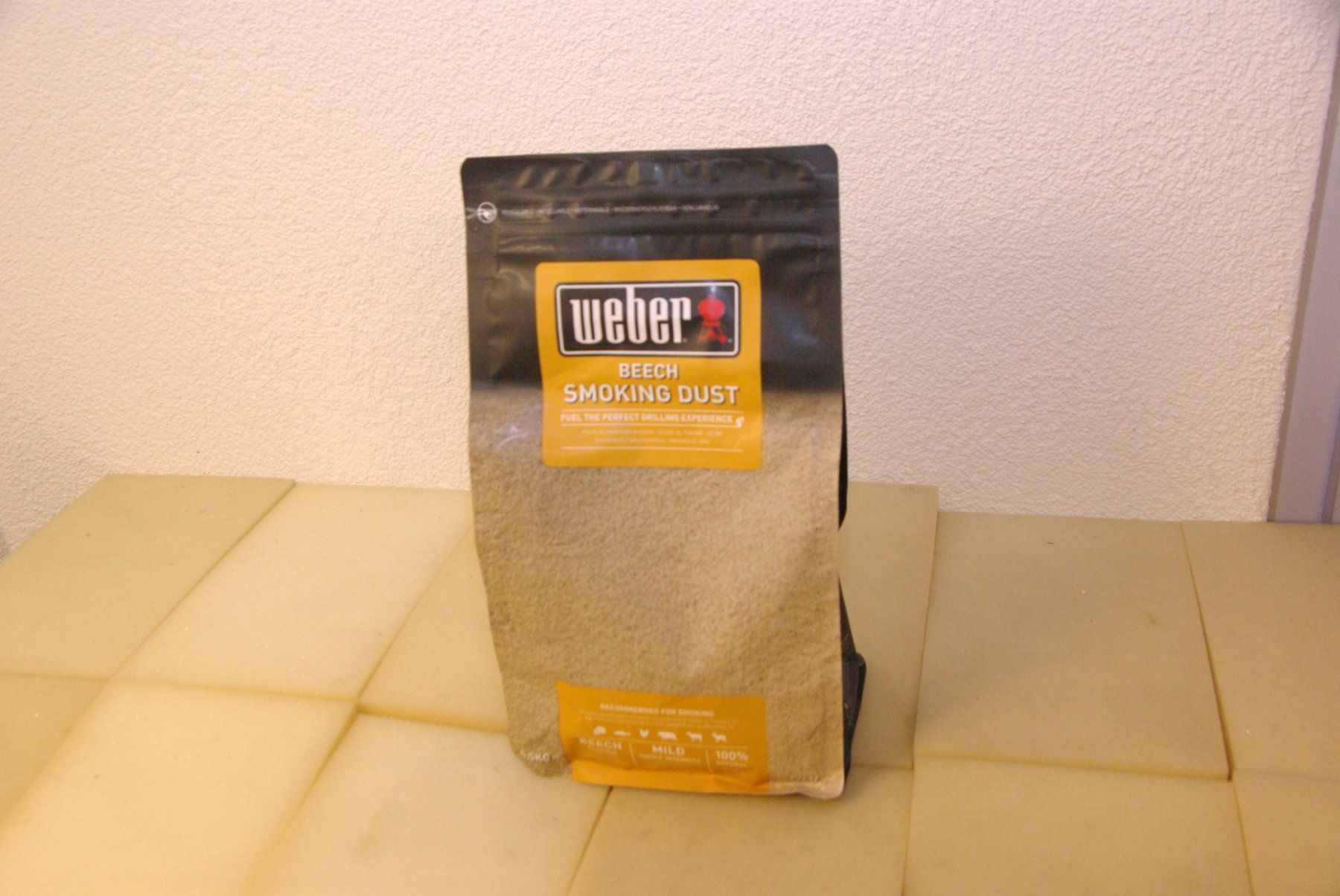 Weber Grills: WEBER Räuchermehl 0,5kg. mild – Neu und originalverpackt aus Herisau von Cevianer1844