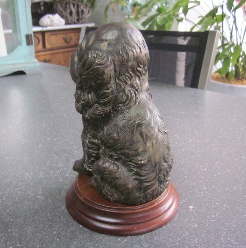 Statuette: Broncefarbiger Cocker Spaniel auf Holzsockel, Höhe 18 cm – Usato da Bischofszell venduto da raika 4
