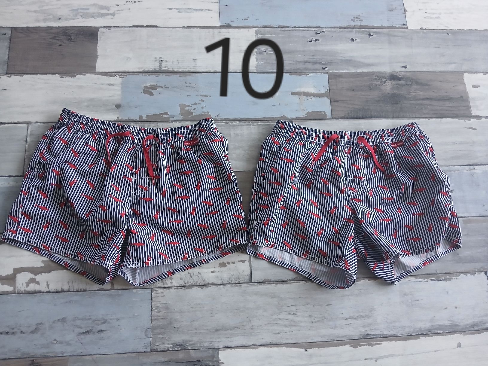 Lotti & Set di vestiti: 10 zwei Badehosen kleider junge sommer – Usato da Sevelen venduto da boutiquenounou