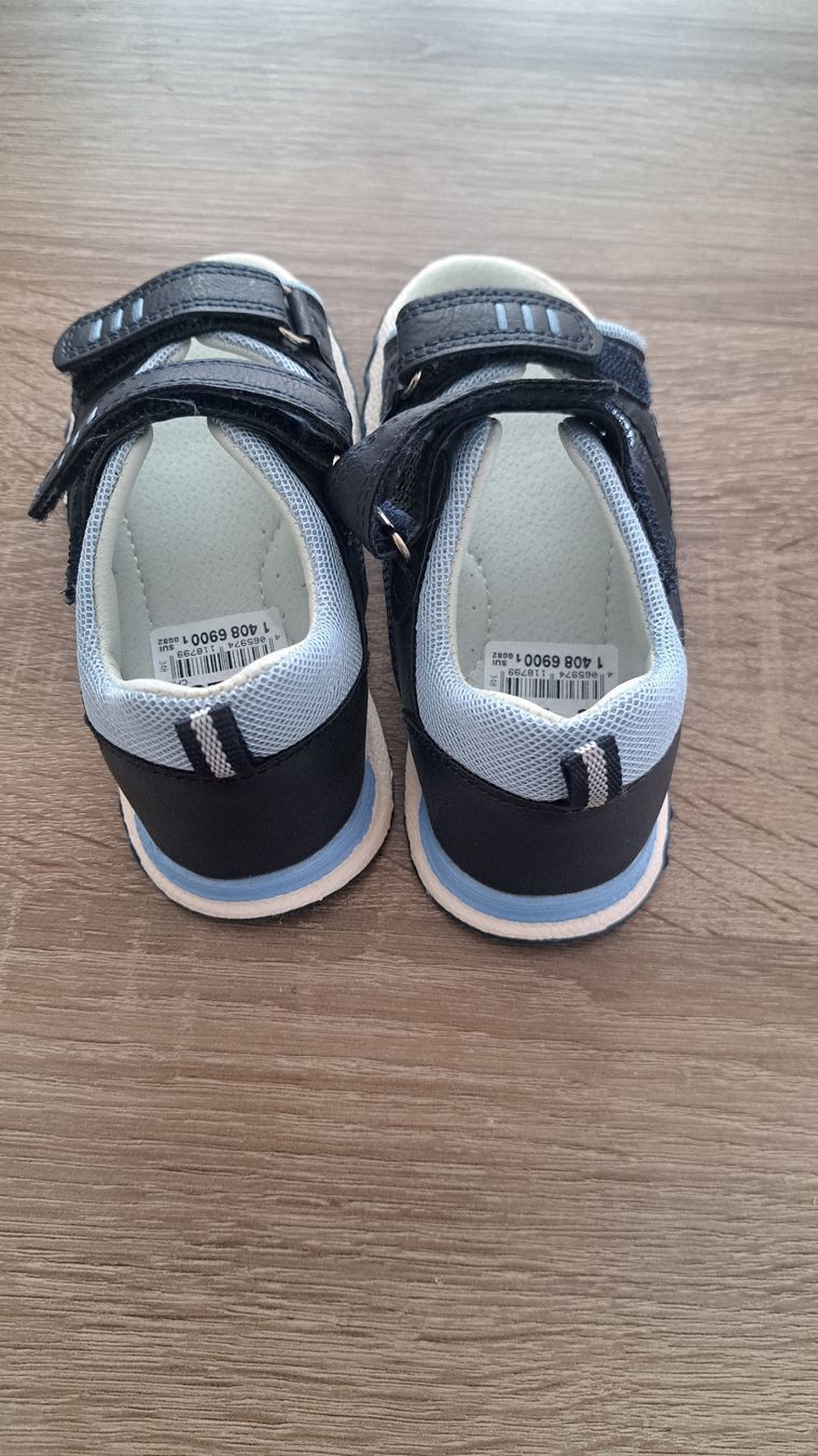 Schuhe für Jungen: Sandalen für Kinder – Neu und originalverpackt aus Buchs SG von VitaliiKu 2
