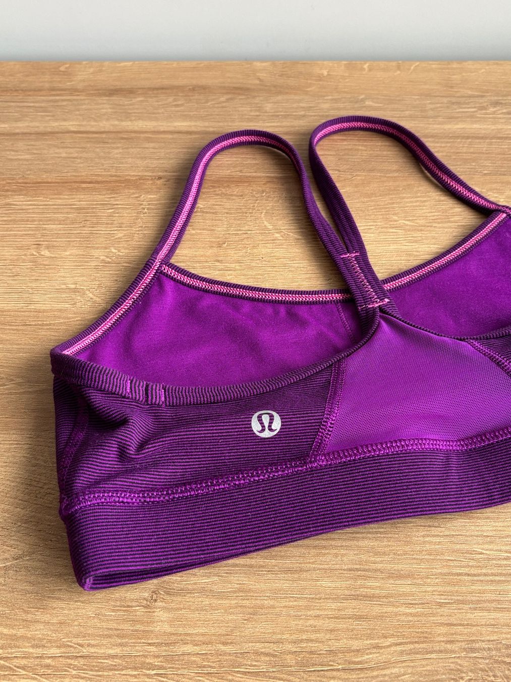 Lululemon Top: Lululemon Flow Y Bra IV - Absolut Neuwertig. – Nuovo (secondo la descrizione) da Bern venduto da lolapennt 1