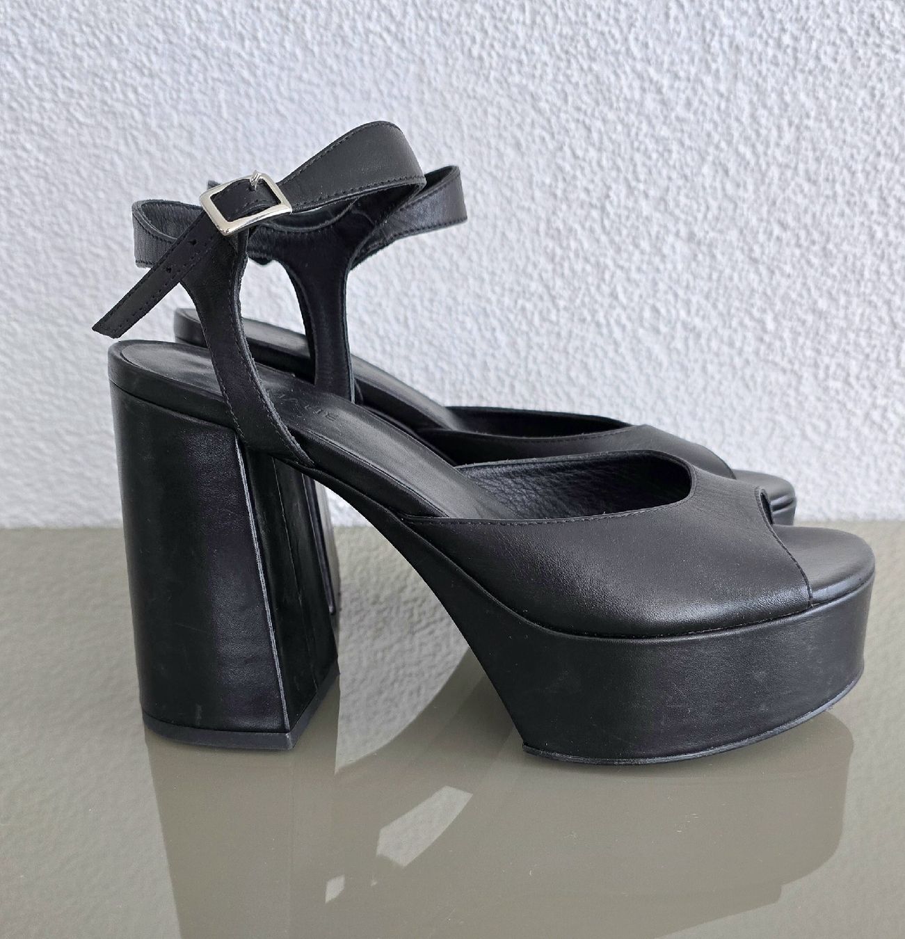 Vic Matié Damenschuhe: Sandale VicMatie 37.5 schwarz Leder – Neu (gemäss Beschreibung) aus Untereggen von cla_kb2w