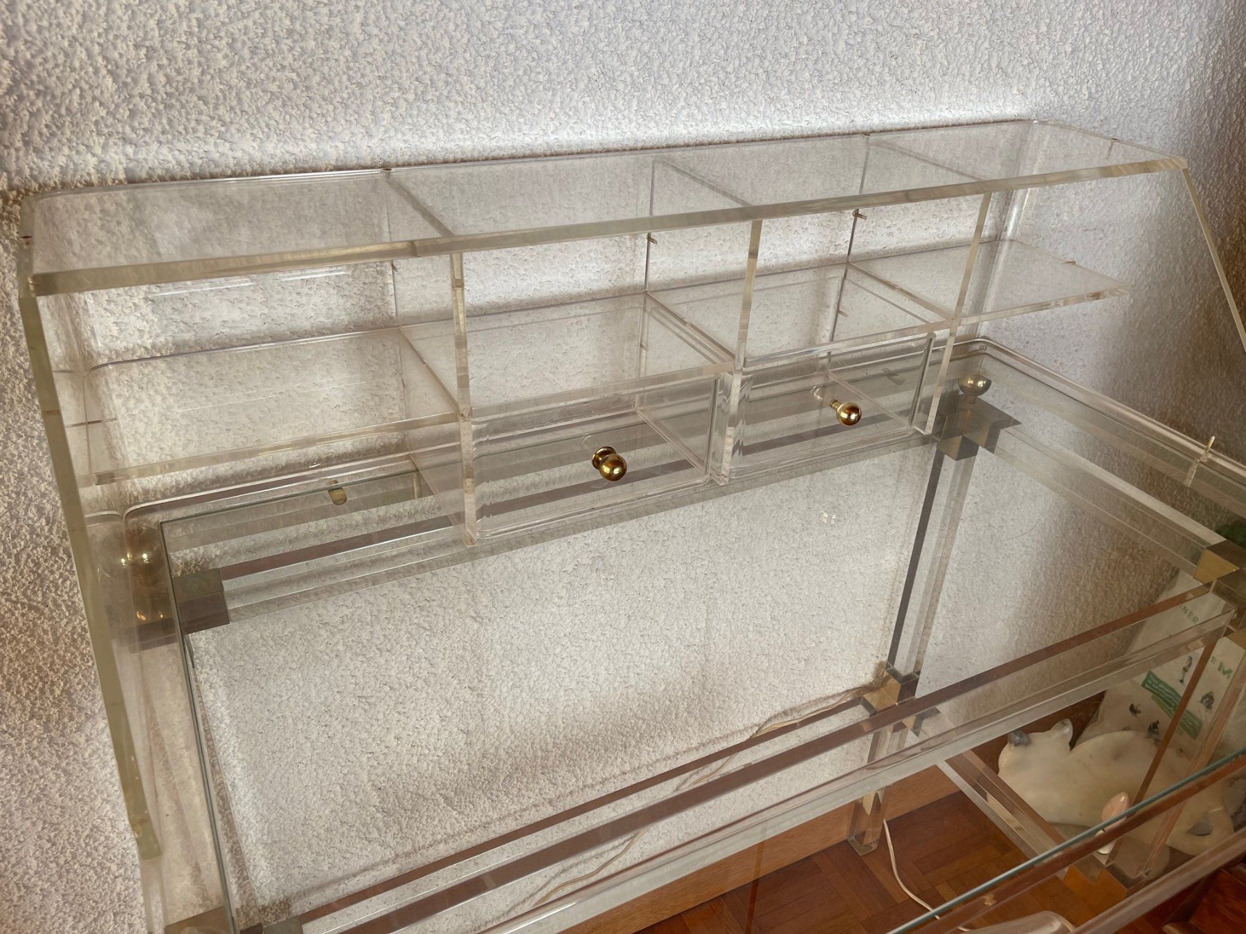 Scrivanie: ELEGANT BUREAU ET CHAISE EN PLEXIGLAS – Usato da La Croix (Lutry) venduto da Sporades 4