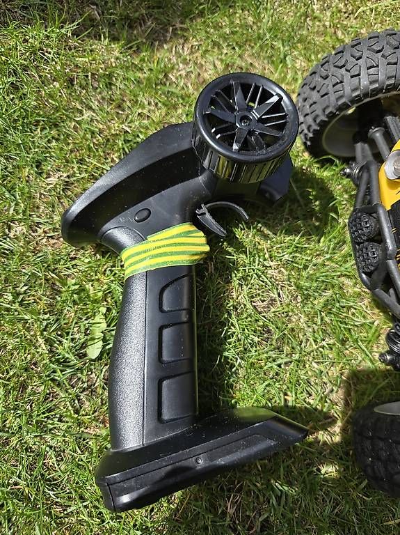Modellismo RC: Voiture RC D'une Thunder 1:12 – Usato da Satigny venduto da Gatoil 4