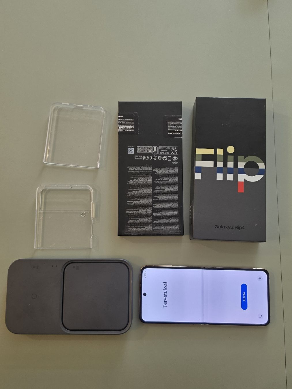 Samsung Telefoni cellulari / Smartphones: Samsung Smartphone Galaxy Z Flip 4  – Usato da Zürich venduto da connem 1