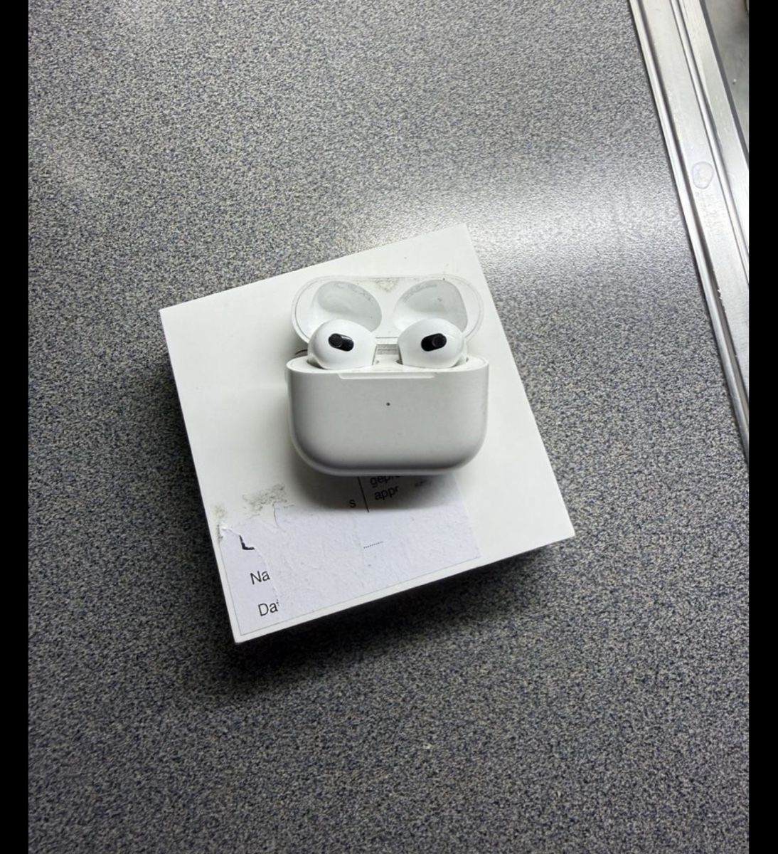 Apple Casques audio: Airpods 3 Generation – D'occasion à Kriens par Ceer25