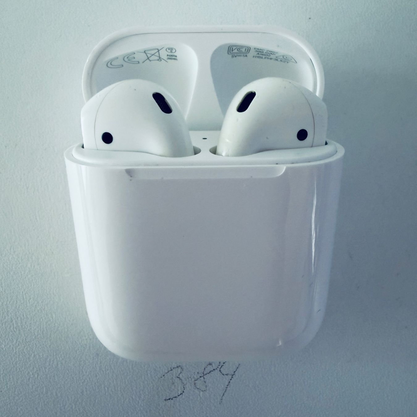 Apple Cuffie: Original Apple AirPods 2 Gen. Wireless Kopfhörer & Case – Usato da Basel venduto da MY.AIRPODS.SHOP