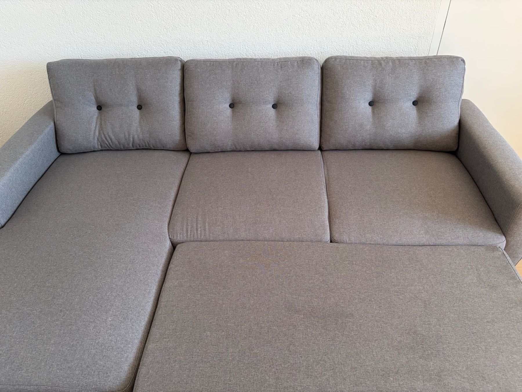 Sofas: Verschenke Ecksofa in grau mit Schlaffunktion gebraucht – Gebraucht aus Herrliberg von hel_2sln 1