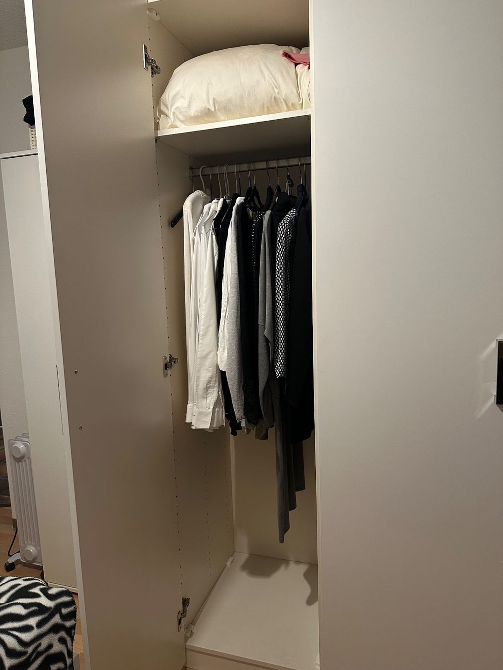 Armadi: Schrank, 3-türig – Nuovo (secondo la descrizione) da Gutenswil venduto da Dany2305 1