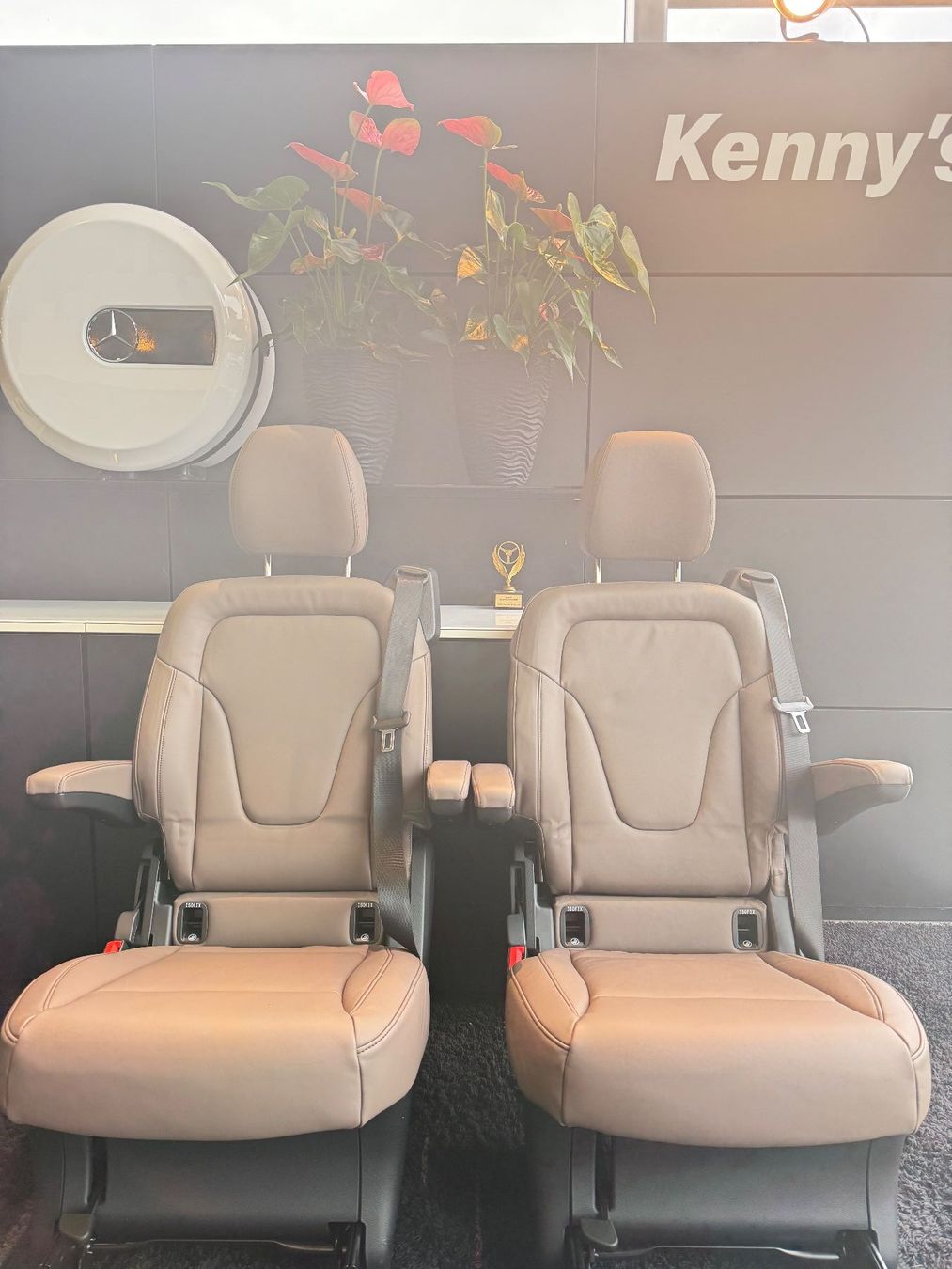 Mercedes-Benz Toutes les pièces auto: V Klasse Sitz ( nur noch einer Verfügbar ) – Neuf (Voir description) à Wettingen par SmartNeuteile 1