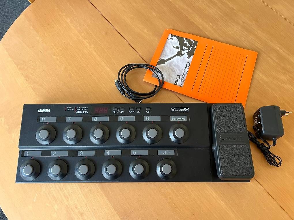 Yamaha Strumenti musicali: Yamaha MFC10 MIDI Footcontroller – Usato da Langenthal venduto da Walch