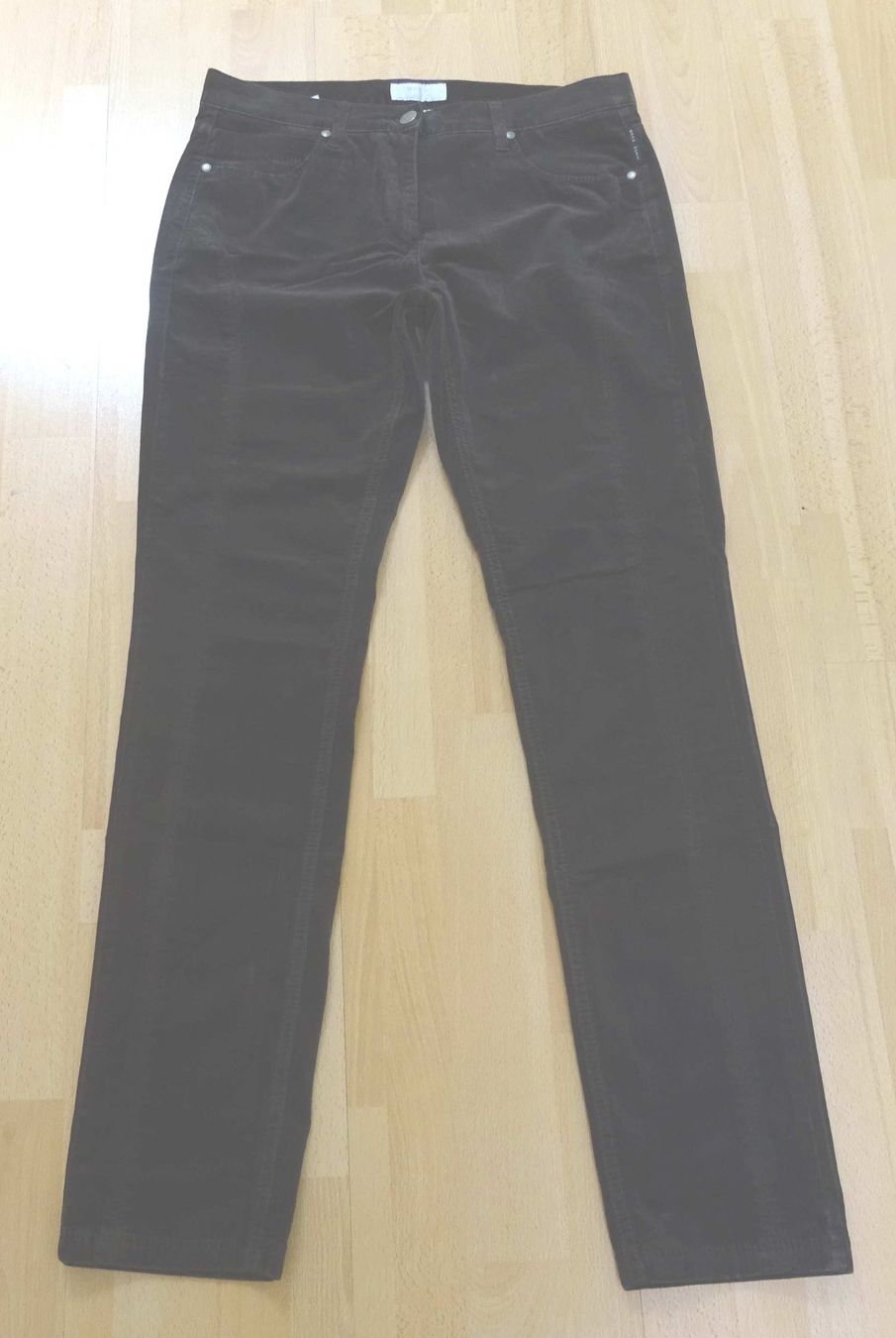 Brax Pantaloni: Brax - Samt Jeans - dunkelbraun - Grösse 40 – Usato da Zofingen venduto da Justizia_01
