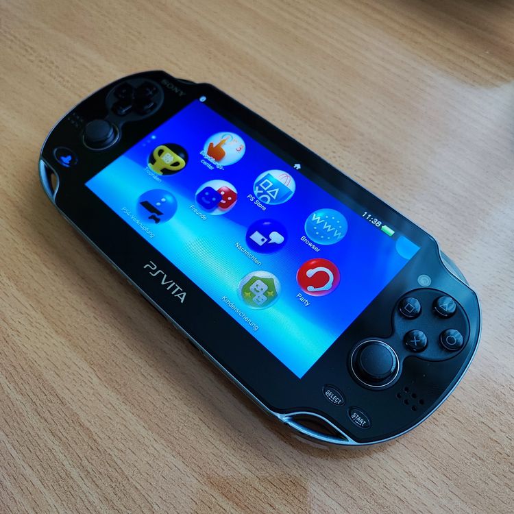 PS Vita OLED Model + 3 Spiele Kaufen auf Ricardo