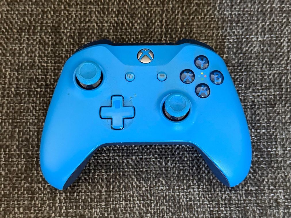 Microsoft Controller: Original Xbox Wireless Controller Blau – Tesla Arcade, Xbox – Gebraucht aus Heiligkreuz - Mels von indego