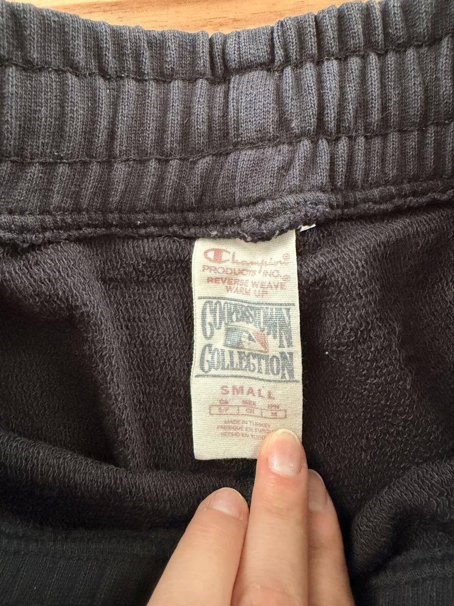 Champion Pantaloni: Shorts von Champion Grösse S – Usato da Muolen venduto da ginmelz 1