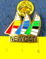 NEW CAT SEGELSPORT PIN KATAMARAN GOLDIG