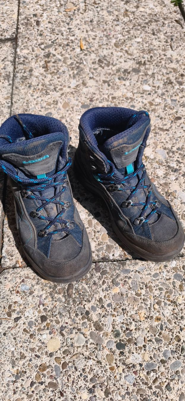 Herrenschuhe: Wanderschuhe Kinder – Gebraucht aus Winterthur von OldShatterhand1.