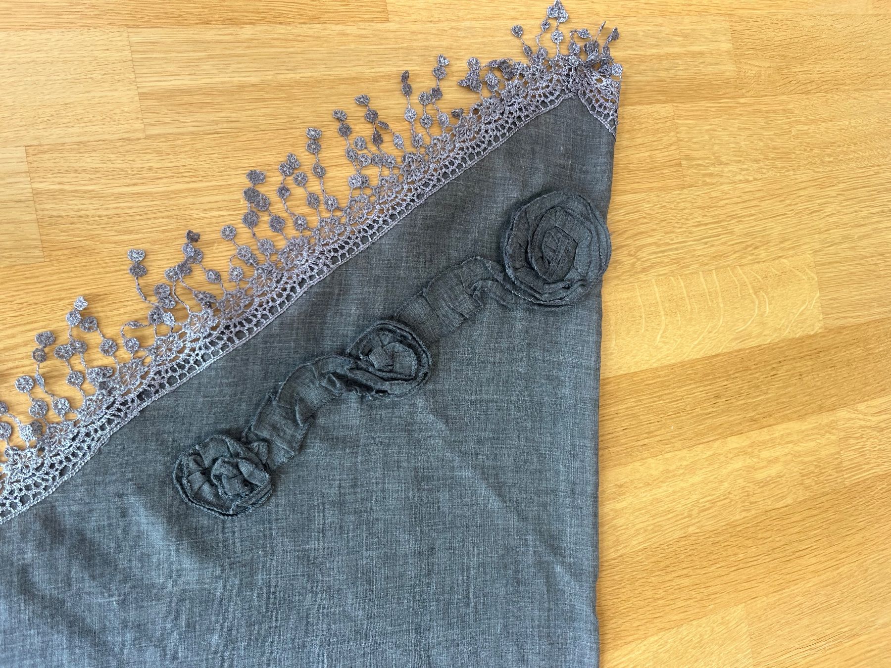 Foulards, Tücher & Schals: Foulard triangle – Neu (gemäss Beschreibung) aus Neuchâtel von Ariane_vn00 1
