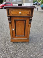 Nachttisch Kommode antik Holz Schublade und Tuer, ca. 1894