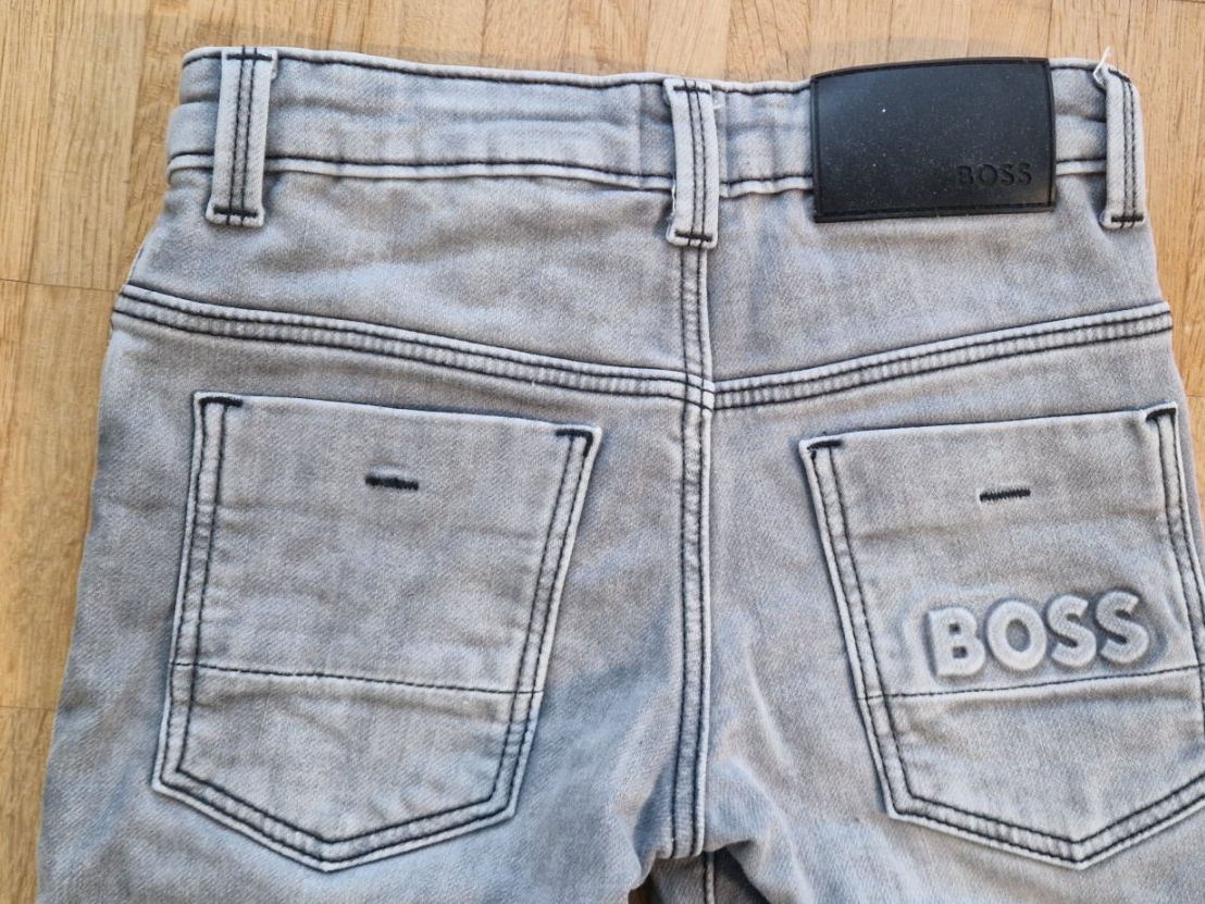 Hugo Boss Pantaloni: NEU:Jeans Hugo Boss Gr. 116 – Nuovo e nell'imballaggio originale da Luzern venduto da Prusil 3