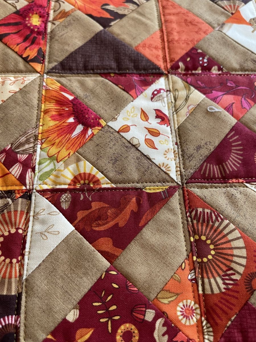 Tutte le decorazioni: Chemin de table automnale patchwork  – Nuovo e nell'imballaggio originale da La Chaux-de-Fonds venduto da NathalieM07 4