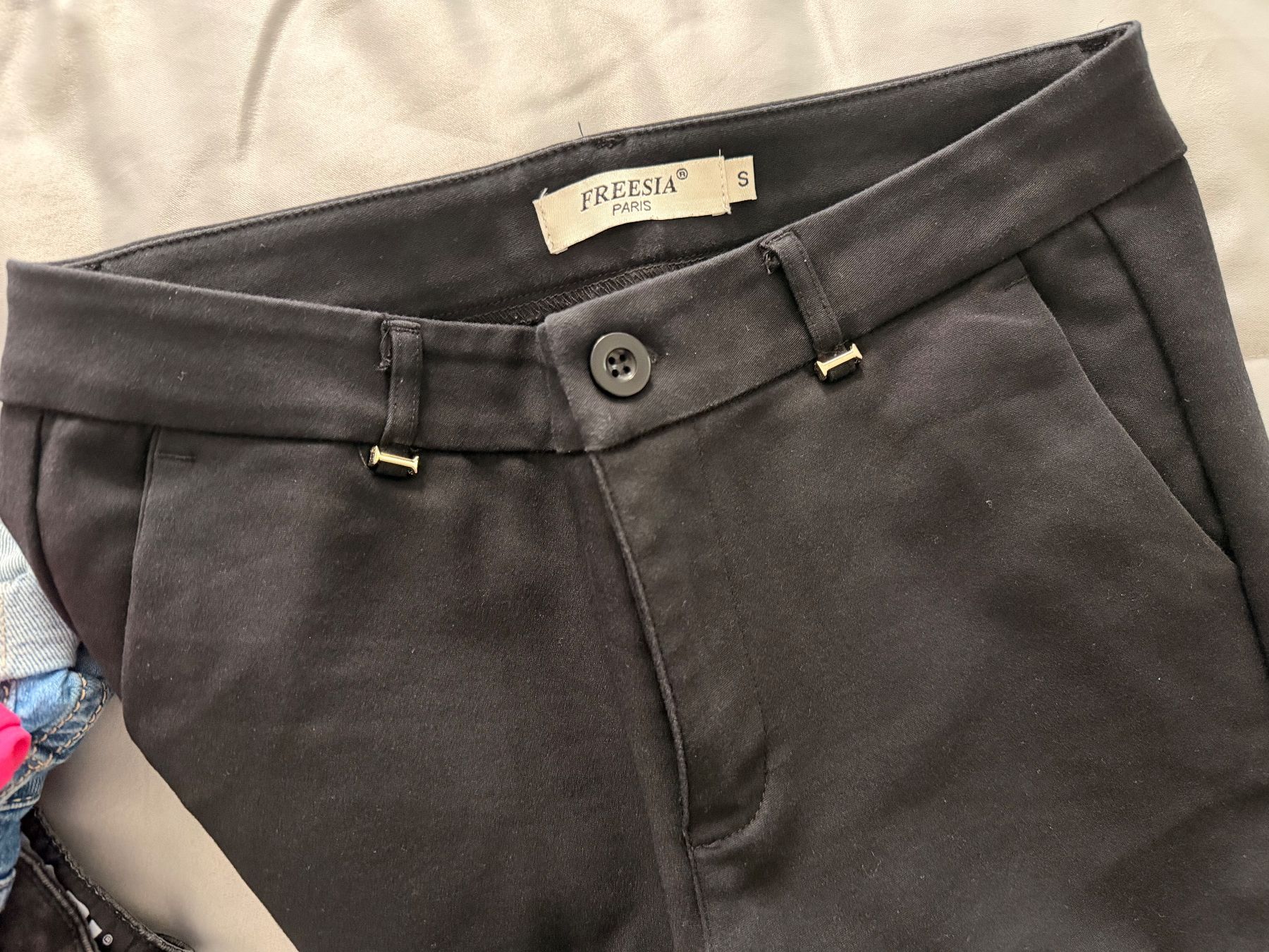 Pantaloni: Pantalons Noirs Taille S – Nuovo (secondo la descrizione) da Gland venduto da ms_ 2
