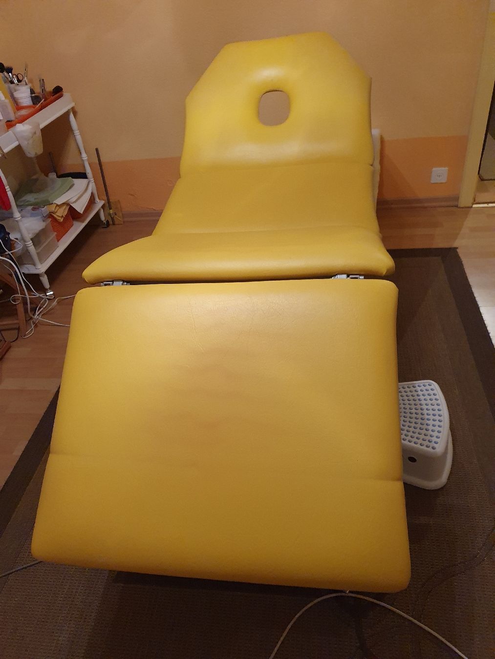 Lettini & sedie per cosmetici: elektrische Massage- Kosmetikliege – Usato da Eggerberg venduto da wellros 2