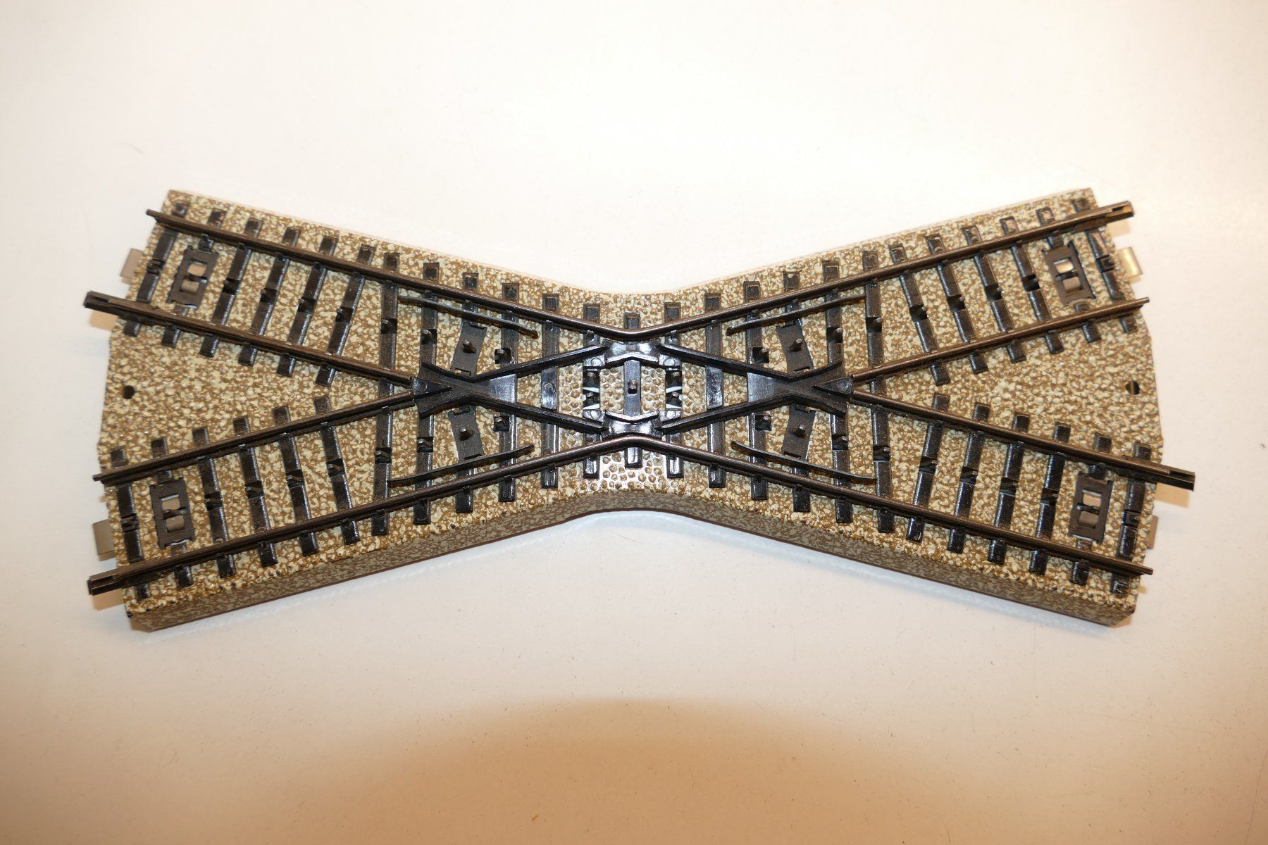 Märklin Modelleisenbahnen: Märklin H0: Kreuzung 193mm – Gebraucht aus Niederhasli von rail-duerst
