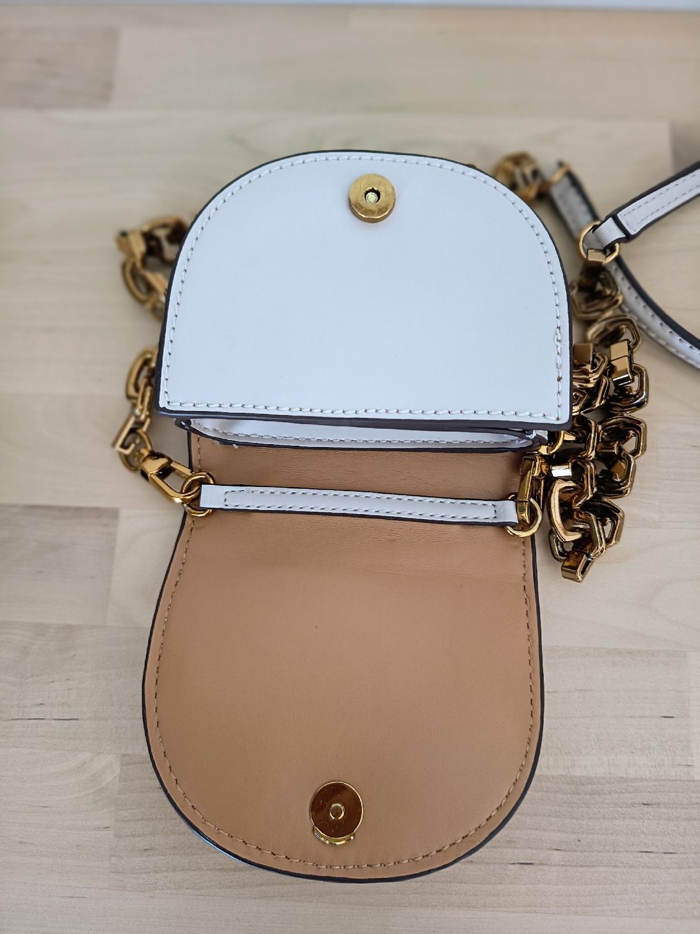 Zara Sacs femmes: Mini Bag with Gold Chain – D'occasion à Basel par beg_6v7r 2
