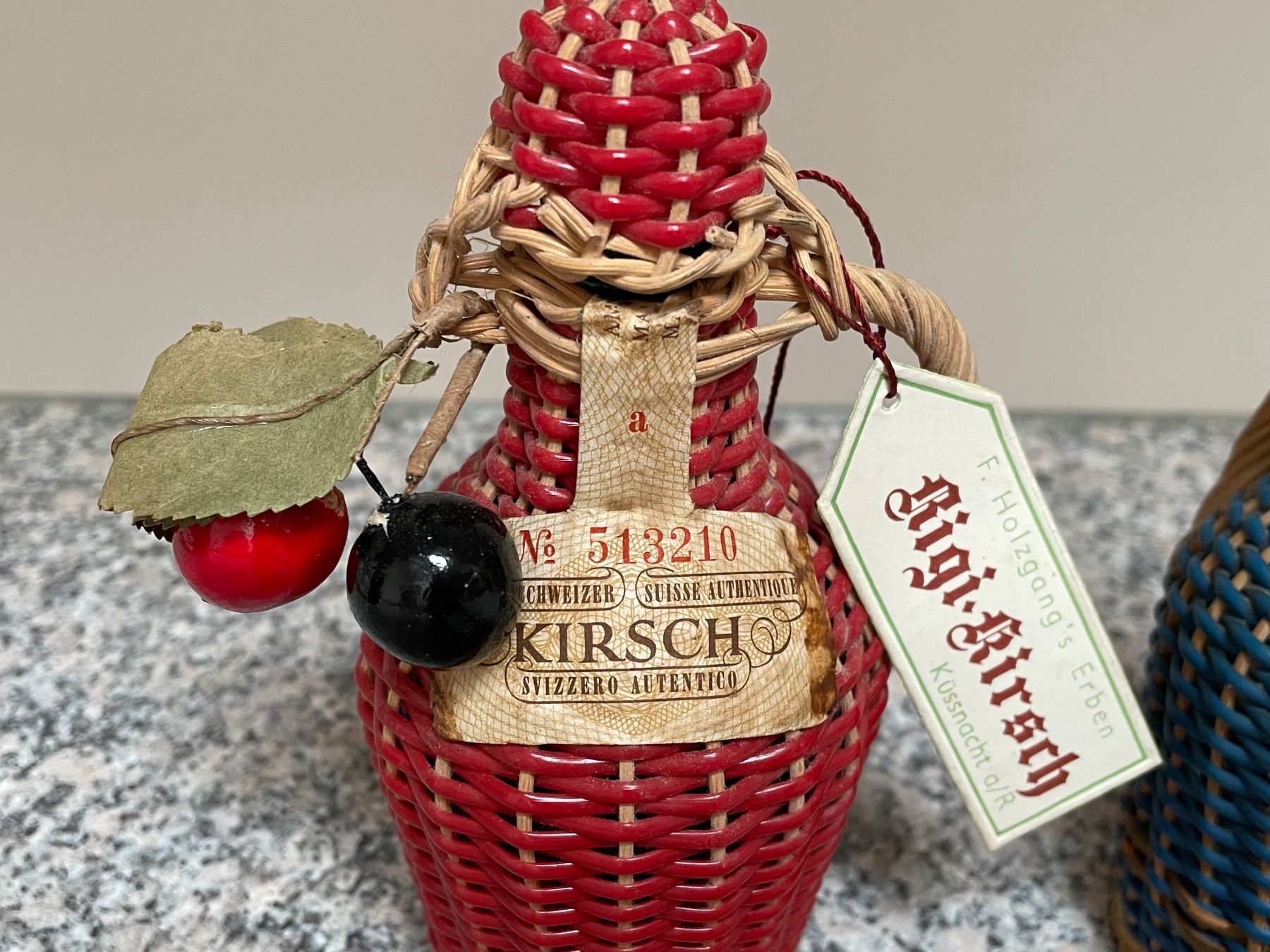 Bottiglie: 2x Korbflasche Schnapsflasche Kirsch Flasche 1dl Vintage – Usato da Gossau SG venduto da entwederoder 2